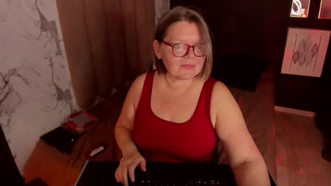 Shannon online show from October 2025 07:34:01 PM