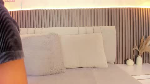 SHANON online show from November 2025 07:07:02 PM