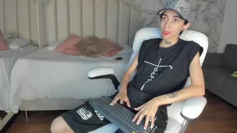 Shantal online show from November 2025 04:23:02 AM