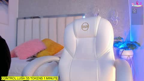 Snapshot of shantal_thompson21 chatting on April 2026 11:41:02 AM Shantal online show from April 2026 11:41:02 AM