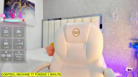 Snapshot of shantal_thompson21 chatting on April 2026 11:33:02 AM Shantal online show from April 2026 11:33:02 AM