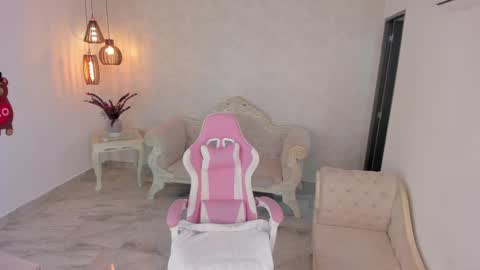 ShantallKnowles online show from February 2025 01:38:02 PM