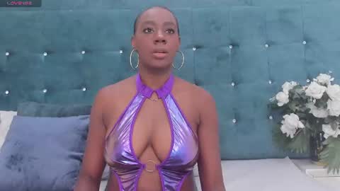 Snapshot of shantallmiller chatting on June 2026 09:24:01 PM Shantall Miller online show from June 2026 09:24:01 PM