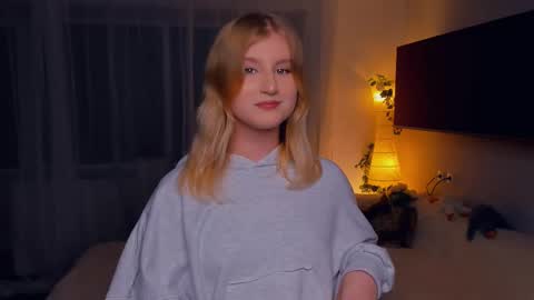 Snapshot of shantiyagin chatting on October 2025 10:55:02 PM Polly online show from October 2025 10:55:02 PM