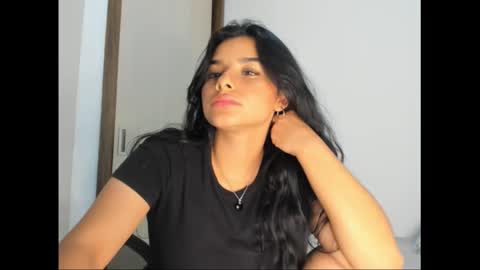 Snapshot of shara_jones chatting on February 2025 06:10:02 AM Sara online show from February 2025 06:10:02 AM