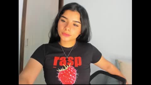 Snapshot of shara_jones chatting on March 2025 08:45:01 AM Sara online show from March 2025 08:45:01 AM