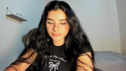 Snapshot of shara_jones chatting on September 2025 05:42:02 AM Sara online show from September 2025 05:42:02 AM