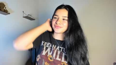 Snapshot of shara_jones chatting on November 2025 05:06:01 AM Sara online show from November 2025 05:06:01 AM