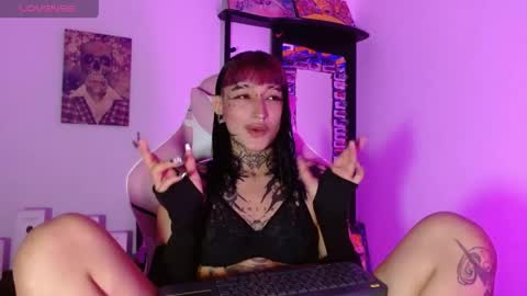 sharaross1 online show from April 2026 07:29:02 PM