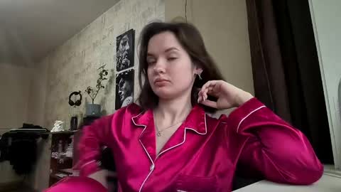 Snapshot of sharellmeteer chatting on May 2026 10:28:01 PM Nika online show from May 2026 10:28:01 PM