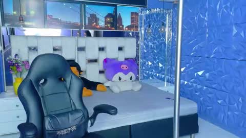 Sharlond online show from April 2026 07:55:01 PM