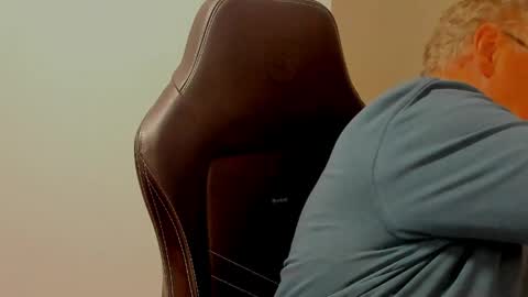 sharlots_pet online show from May 2026 10:21:01 AM