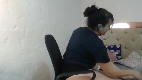 Sara online show from February 2025 09:08:02 PM