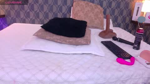 Sharom  online show from January 2025 11:26:01 PM