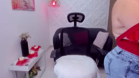 Snapshot of sharon_titts chatting on March 2026 10:13:02 PM sharon online show from March 2026 10:13:02 PM