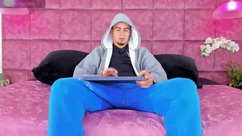 Sharon  Tyga online show from January 2026 03:47:01 PM