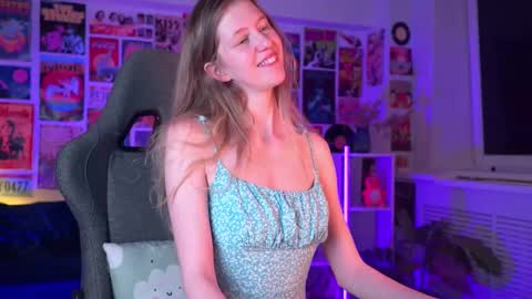 Snapshot of sharonevansi chatting on February 2025 03:31:02 PM Sharon online show from February 2025 03:31:02 PM