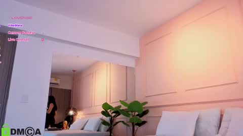 Snapshot of sharonn___ chatting on November 2025 04:01:02 AM Sharon online show from November 2025 04:01:02 AM