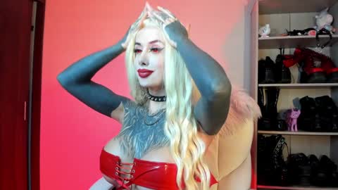 Snapshot of sharpay_evans chatting on January 2025 12:18:01 PM Antonia online show from January 2025 12:18:01 PM