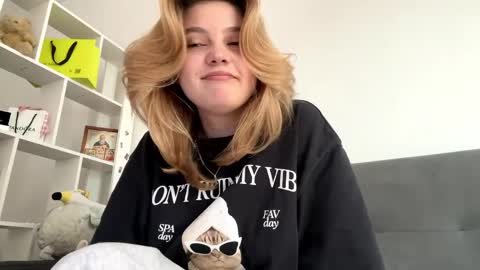 Snapshot of sharriheibult chatting on March 2026 12:16:01 PM Delia online show from March 2026 12:16:01 PM