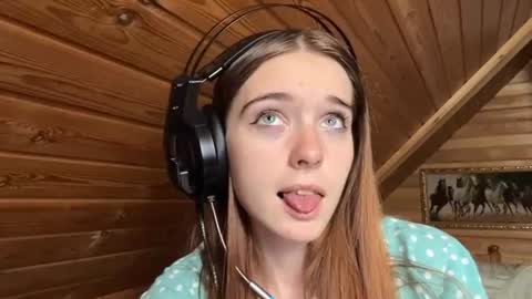 Snapshot of shavonflosi chatting on July 2026 05:00:01 AM Maria online show from July 2026 05:00:01 AM