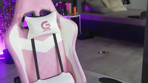 Snapshot of shayblonde chatting on December 2024 10:25:02 PM shayblonde online show from December 2024 10:25:02 PM