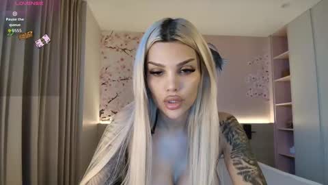Snapshot of shayblonde chatting on September 2025 07:06:02 PM shayblonde online show from September 2025 07:06:02 PM