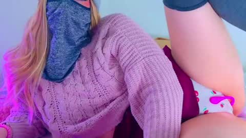 Snapshot of shaylavee chatting on April 2026 05:19:02 PM Shayla Vee online show from April 2026 05:19:02 PM