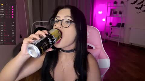 Snapshot of shayloren chatting on November 2025 03:45:02 AM Shay online show from November 2025 03:45:02 AM