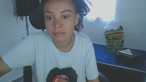 Snapshot of shayna_cute chatting on April 2026 03:54:01 PM Shayna online show from April 2026 03:54:01 PM