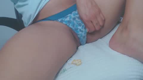 Snapshot of shayna_cute chatting on May 2026 10:38:01 PM Shayna online show from May 2026 10:38:01 PM