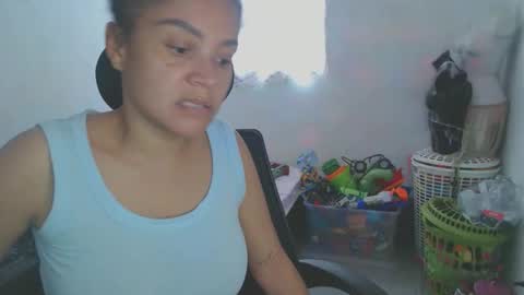 Snapshot of shayna_cute chatting on May 2026 08:50:01 PM Shayna online show from May 2026 08:50:01 PM