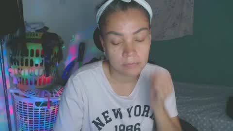 Snapshot of shayna_cute chatting on July 2026 12:23:02 AM Shayna online show from July 2026 12:23:02 AM