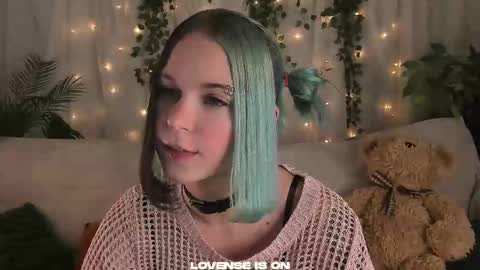 Snapshot of she_well chatting on October 2025 12:03:02 PM Anika online show from October 2025 12:03:02 PM