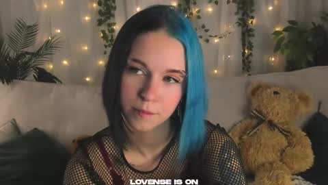 Snapshot of she_well chatting on October 2025 11:33:02 AM Anika online show from October 2025 11:33:02 AM