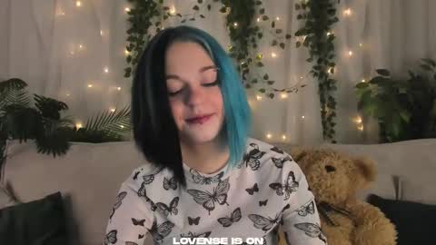 Snapshot of she_well chatting on October 2025 11:10:02 AM Anika online show from October 2025 11:10:02 AM