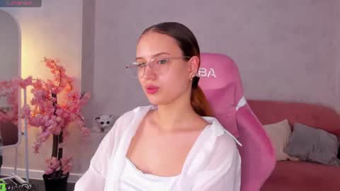 Snapshot of shei1a_shy chatting on June 2026 11:02:02 AM Amely online show from June 2026 11:02:02 AM