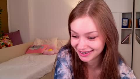 Snapshot of sheilla_pink chatting on May 2026 04:04:01 PM SHEILA online show from May 2026 04:04:01 PM