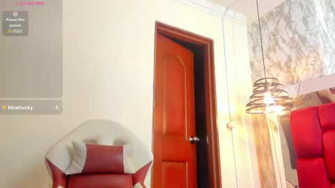 Snapshot of sheilly_brown chatting on December 2025 08:23:01 AM sheilly_brown online show from December 2025 08:23:01 AM