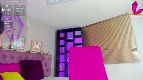 Shelby cute  online show from November 2025 01:14:02 PM