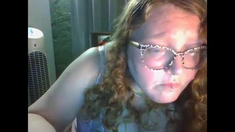 Snapshot of shelbyannn chatting on February 2026 03:40:01 AM Red online show from February 2026 03:40:01 AM