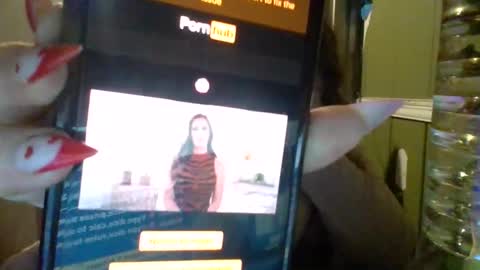 Snapshot of shelbyannn chatting on March 2026 04:29:04 AM Red online show from March 2026 04:29:04 AM