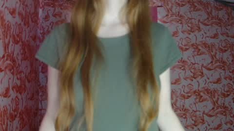 Snapshot of shelikessoymilk chatting on April 2026 09:45:02 PM Erika online show from April 2026 09:45:02 PM