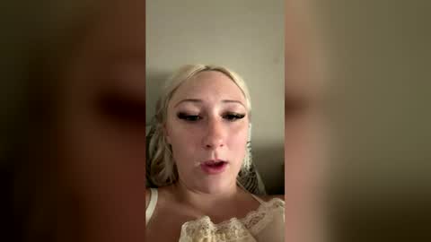 shellbell00 online show from June 2026 03:25:02 PM