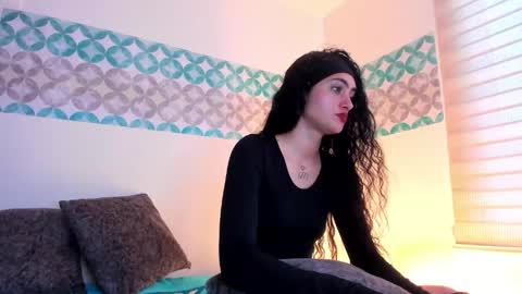 Snapshot of shelsy_d chatting on April 2026 09:32:01 PM S H E L S Y online show from April 2026 09:32:01 PM