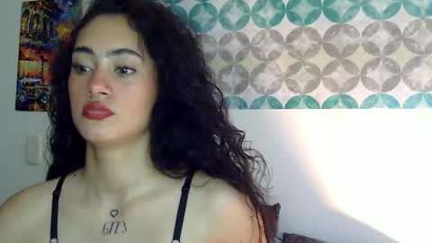 Snapshot of shelsy_d chatting on April 2026 09:39:33 PM S H E L S Y online show from April 2026 09:39:33 PM