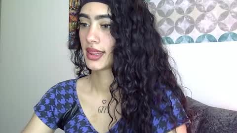 Snapshot of shelsy_d chatting on April 2026 08:33:01 PM S H E L S Y online show from April 2026 08:33:01 PM