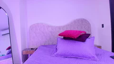 Shelsy online show from November 2025 12:16:02 PM