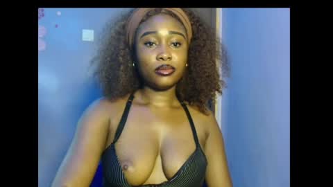 Snapshot of shena_xnomy chatting on June 2026 06:33:01 AM Favour online show from June 2026 06:33:01 AM