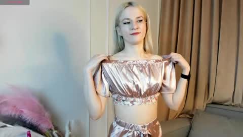 Snapshot of sherylllammey chatting on May 2026 07:18:01 PM Sara online show from May 2026 07:18:01 PM